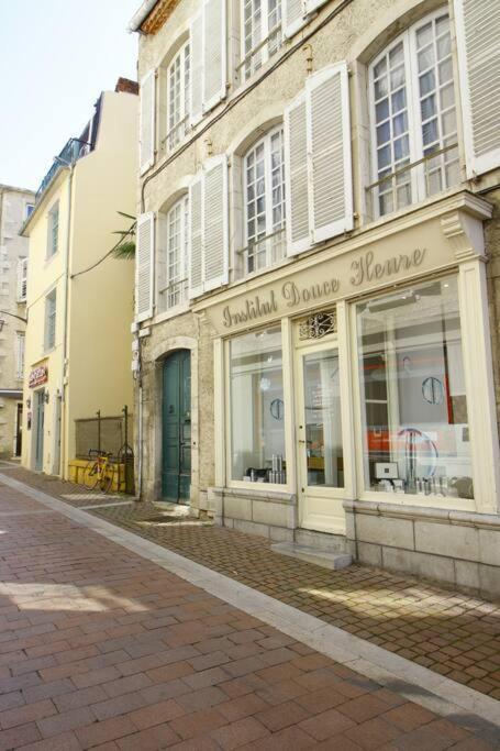 Quartier Historique Du Chateau Bel Appt Meuble Pau Buitenkant foto